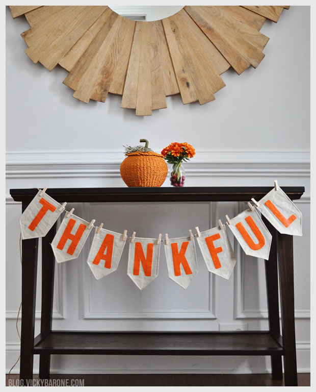 DIY “Thankful” Garland