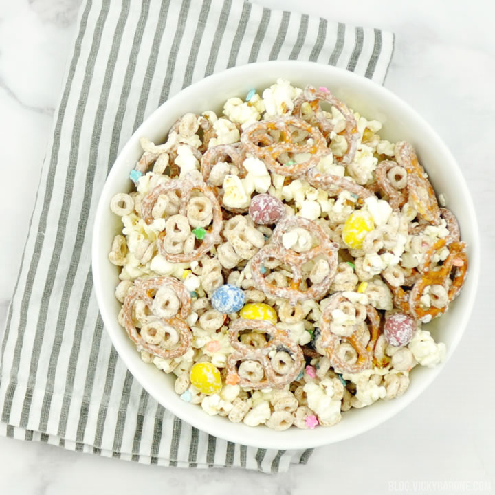 Easter Snack Mix | Vicky Barone